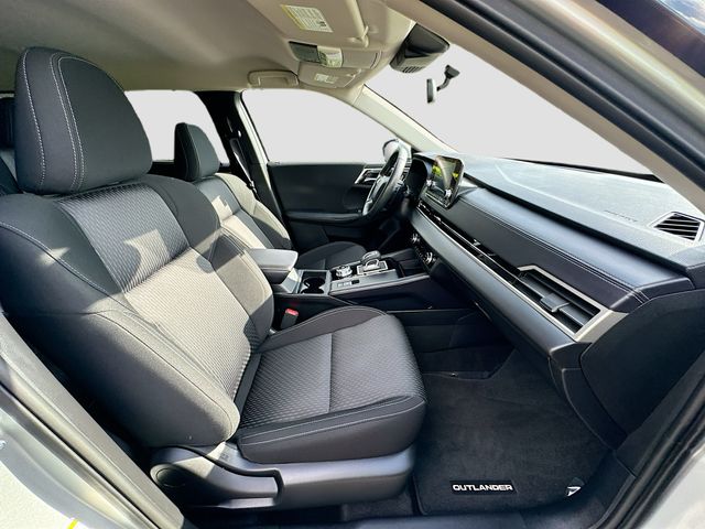 Vehicle image 14 of 34
