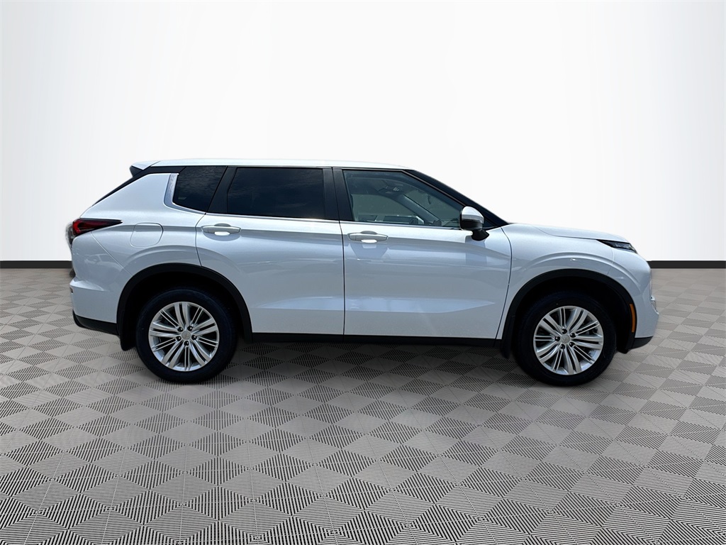 Vehicle image 3 of 31
