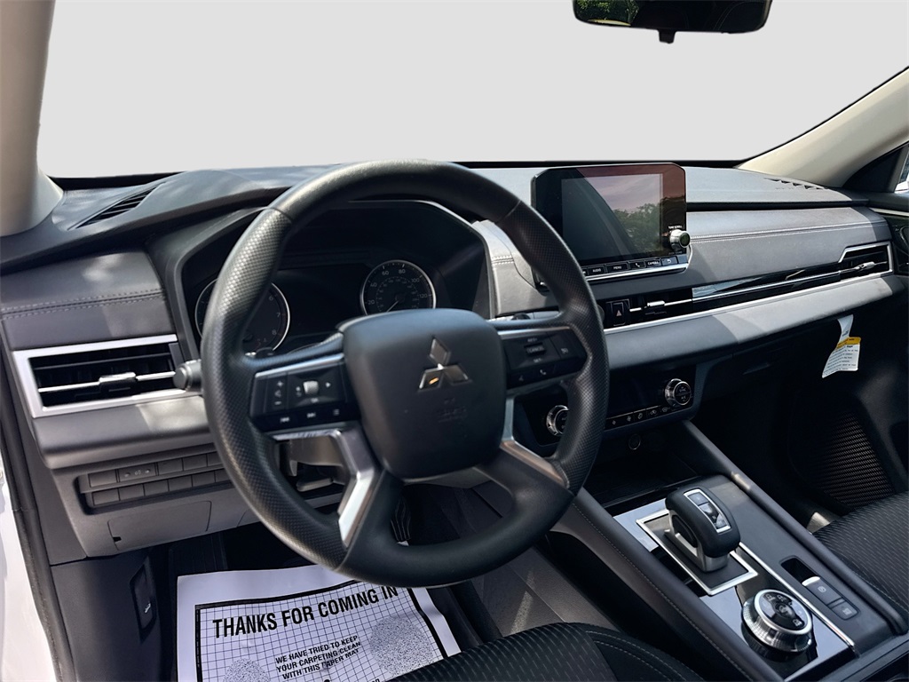 Vehicle image 17 of 31