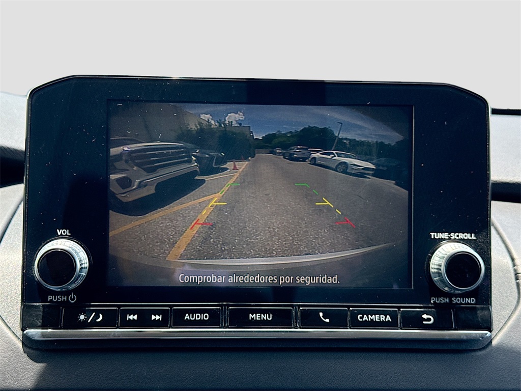 Vehicle image 23 of 31