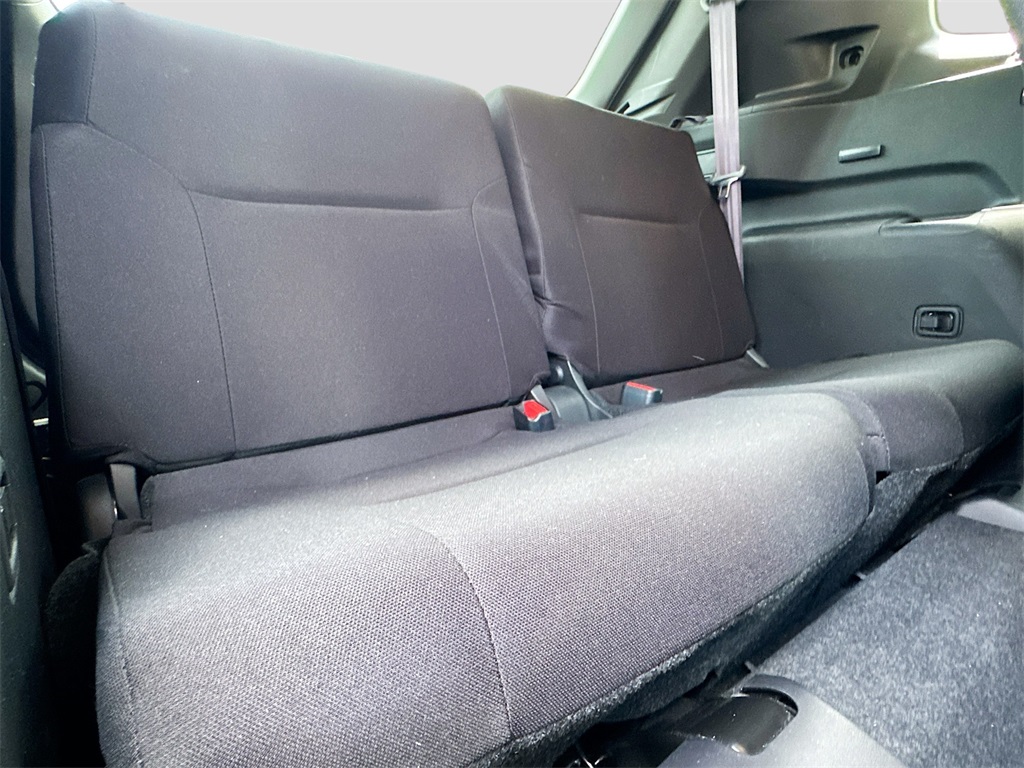 Vehicle image 16 of 31
