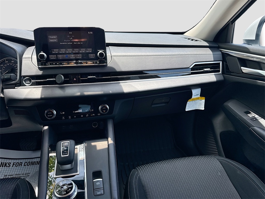 Vehicle image 20 of 31