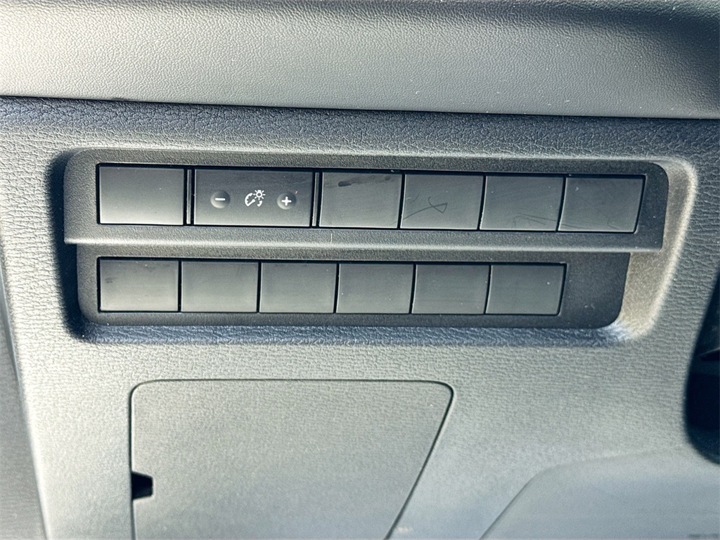 Vehicle image 29 of 31