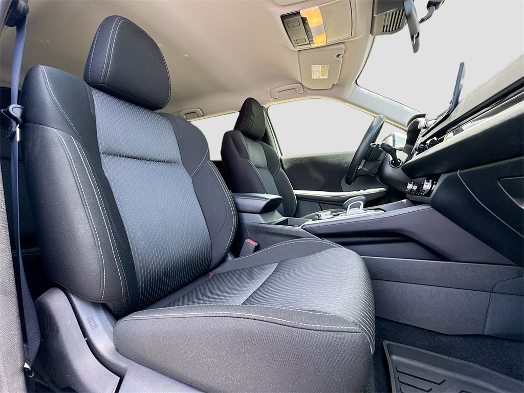 Vehicle image 15 of 31