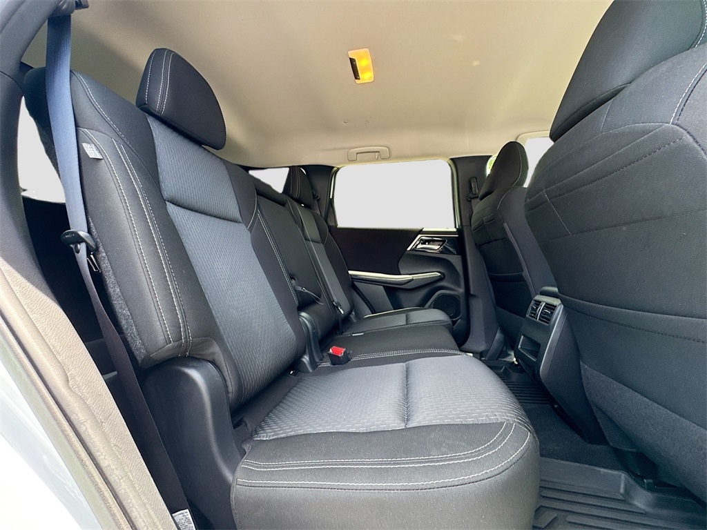 Vehicle image 13 of 31