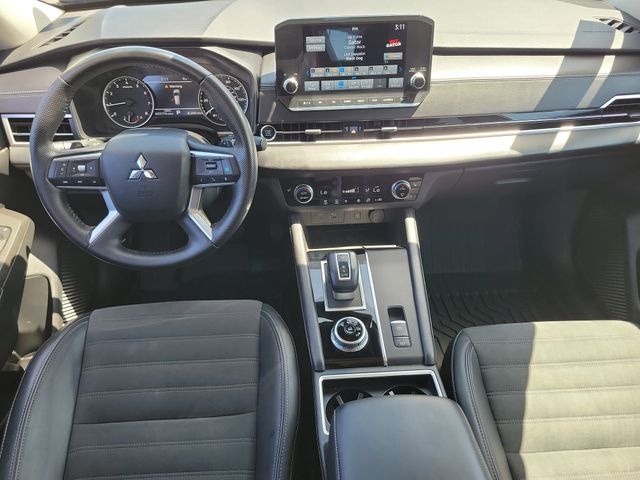 Vehicle image 15 of 32