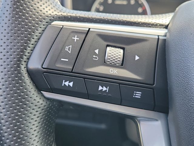 Vehicle image 24 of 32