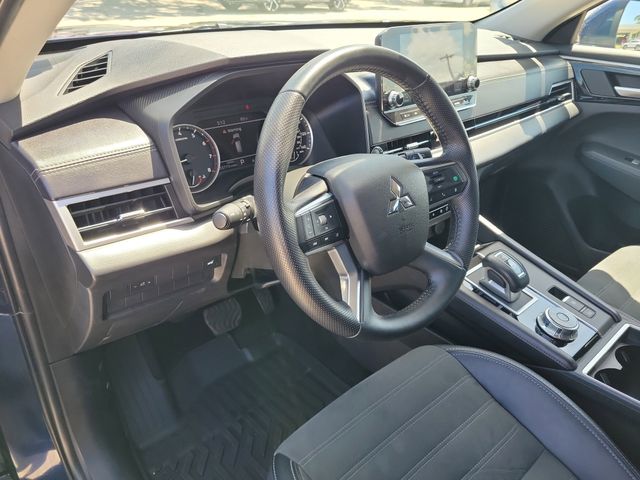 Vehicle image 19 of 32