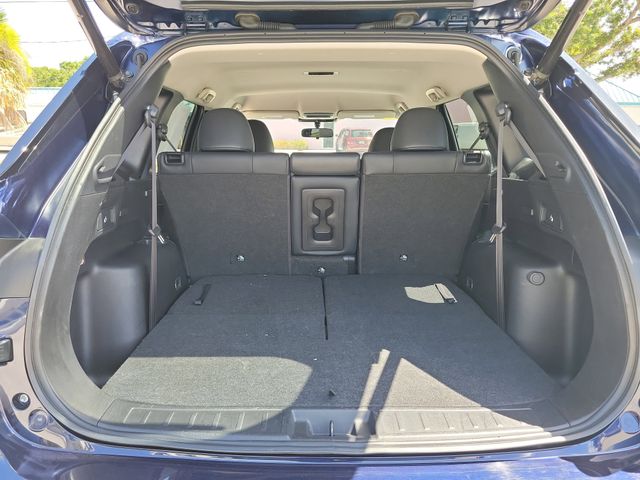 Vehicle image 9 of 32