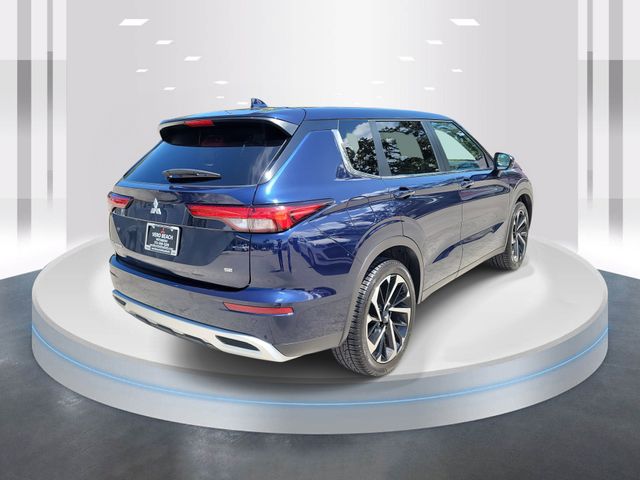 Vehicle image 3 of 32