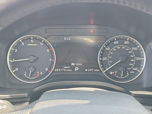 Vehicle image 26 of 32