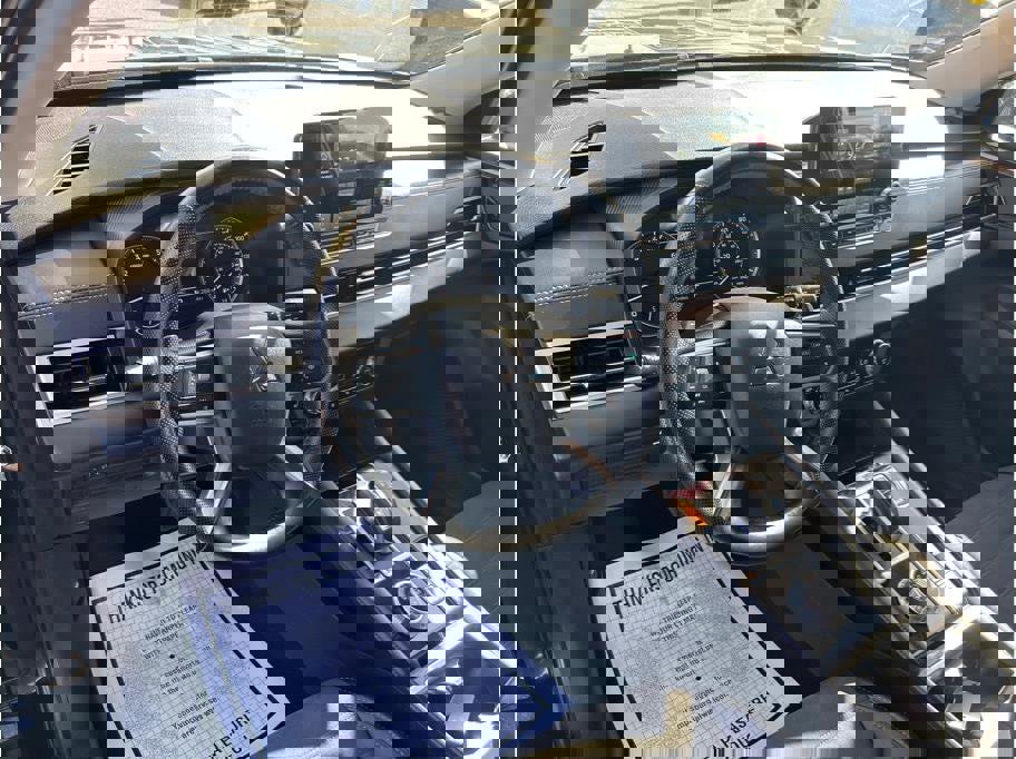 Vehicle image 11 of 33