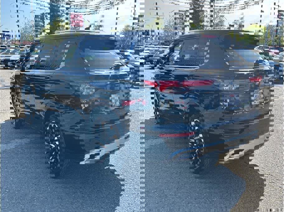 Vehicle image 6 of 33
