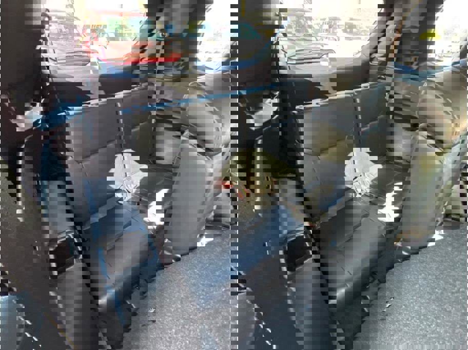 Vehicle image 20 of 33