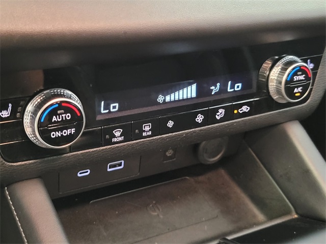 Vehicle image 26 of 27