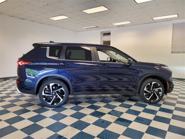 Vehicle image 4 of 27