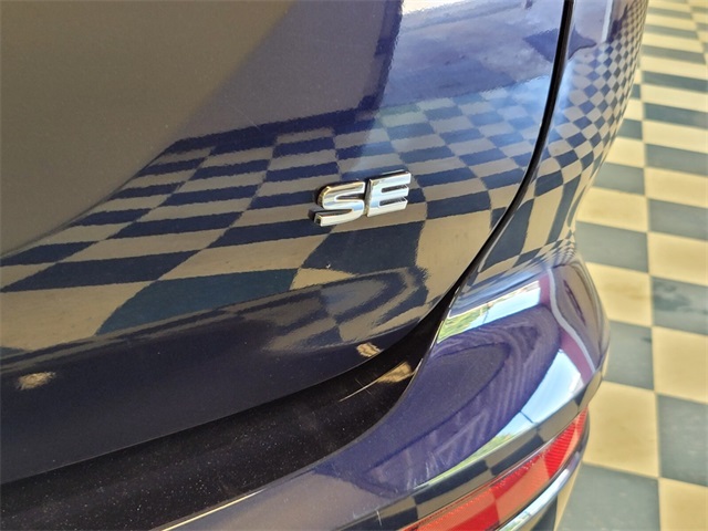 Vehicle image 24 of 27