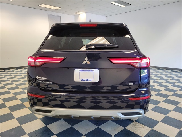 Vehicle image 10 of 27
