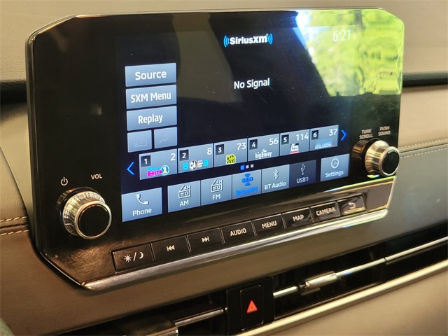 Vehicle image 17 of 27