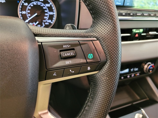 Vehicle image 23 of 27