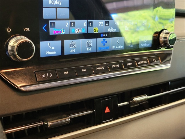 Vehicle image 18 of 27
