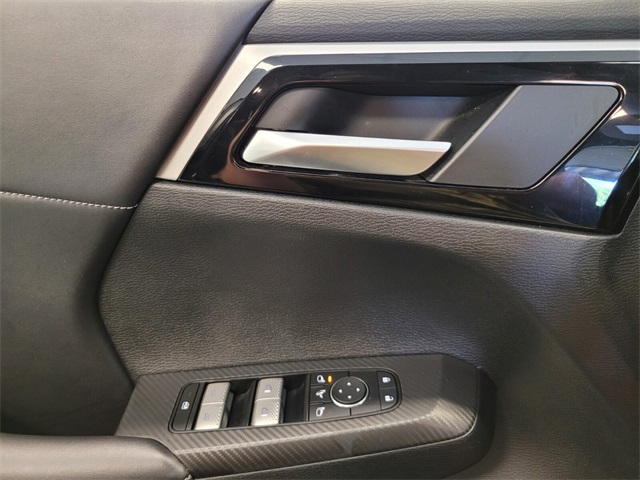 Vehicle image 20 of 27