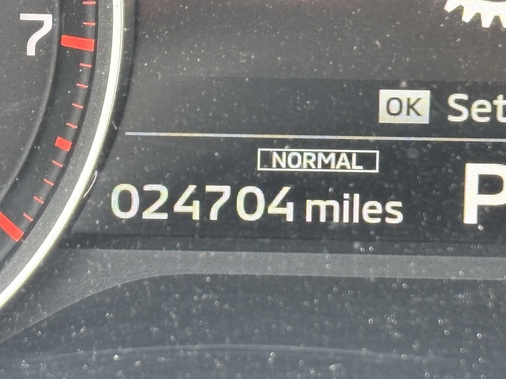 Vehicle image 27 of 29