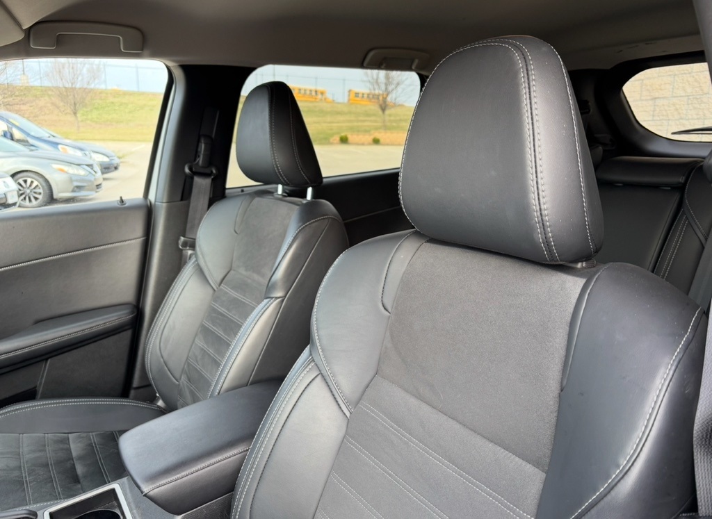 Vehicle image 25 of 29