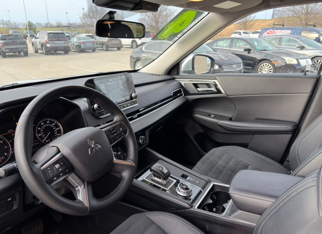 Vehicle image 21 of 29