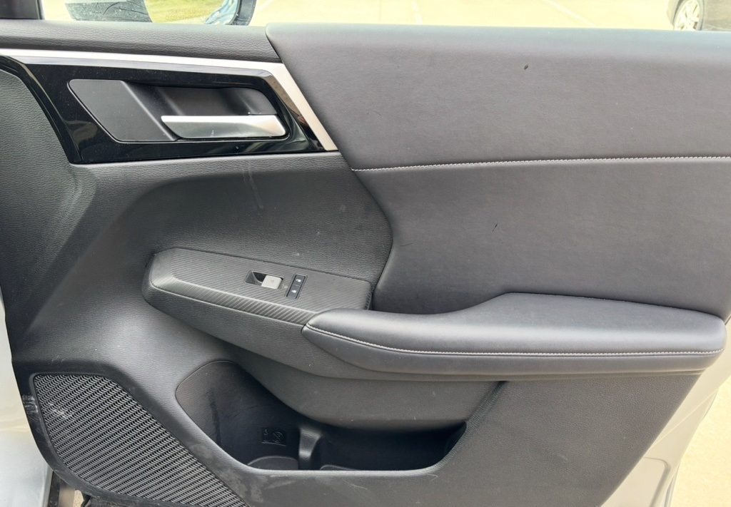 Vehicle image 16 of 29