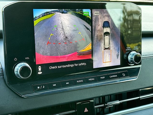Vehicle image 22 of 34