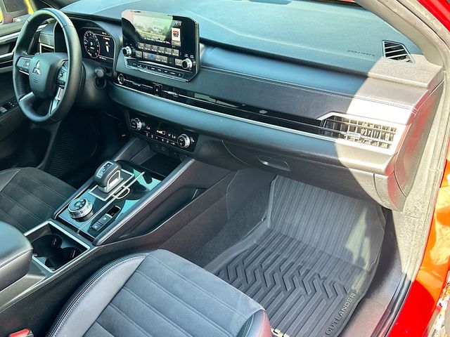 Vehicle image 16 of 34