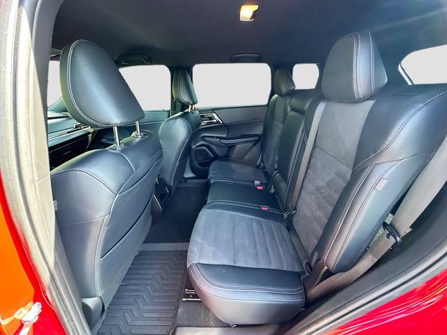 Vehicle image 13 of 34