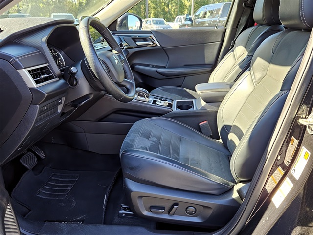 2024 Mitsubishi Outlander SE Image 15 of 26