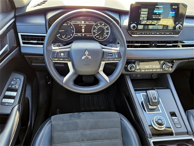 2024 Mitsubishi Outlander SE Image 16 of 26