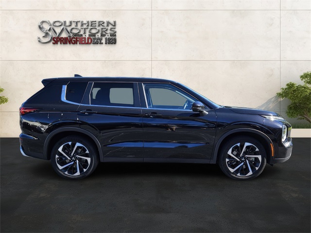 2024 Mitsubishi Outlander SE Image 5 of 26