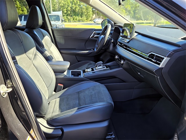 2024 Mitsubishi Outlander SE Image 14 of 26