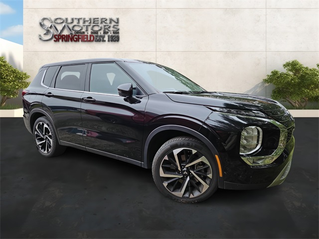 2024 Mitsubishi Outlander SE Image 4 of 26