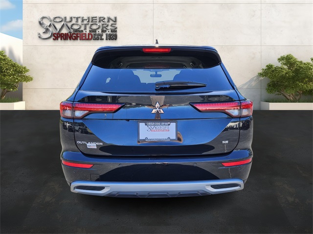 2024 Mitsubishi Outlander SE Image 7 of 26