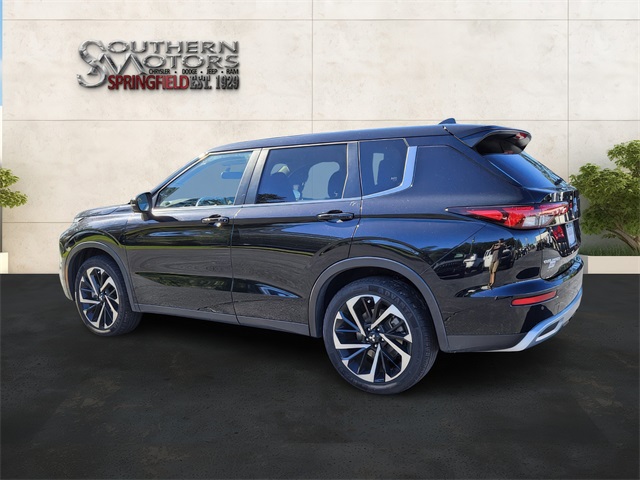 2024 Mitsubishi Outlander SE Image 8 of 26