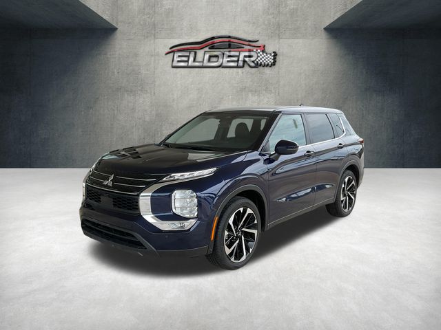 2024 Mitsubishi Outlander SE Image 1 of 31