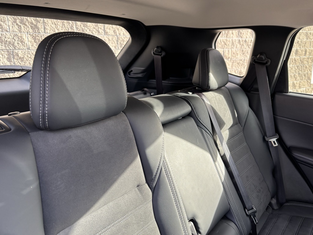 Vehicle image 8 of 29