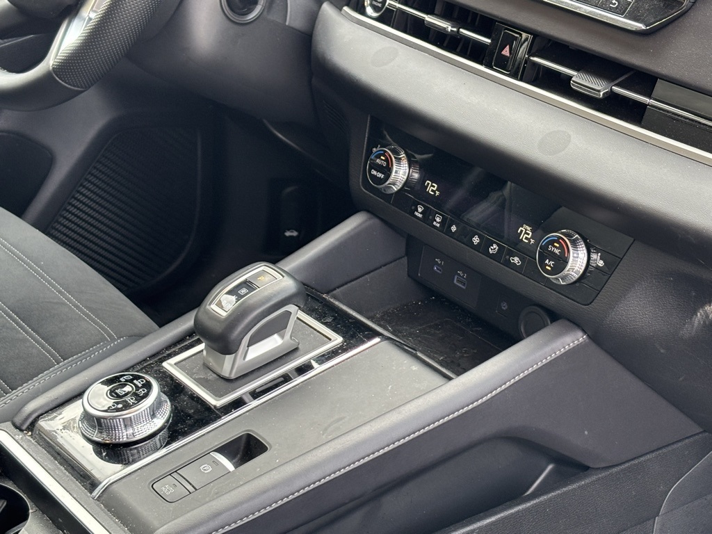 Vehicle image 19 of 29