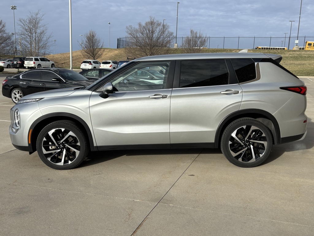 Vehicle image 7 of 29