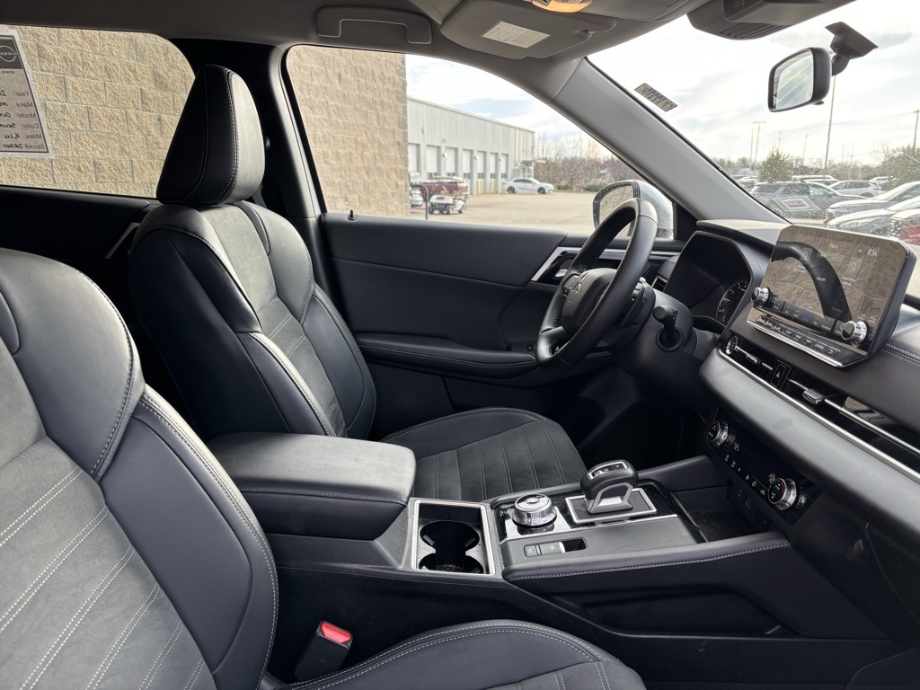 Vehicle image 18 of 29
