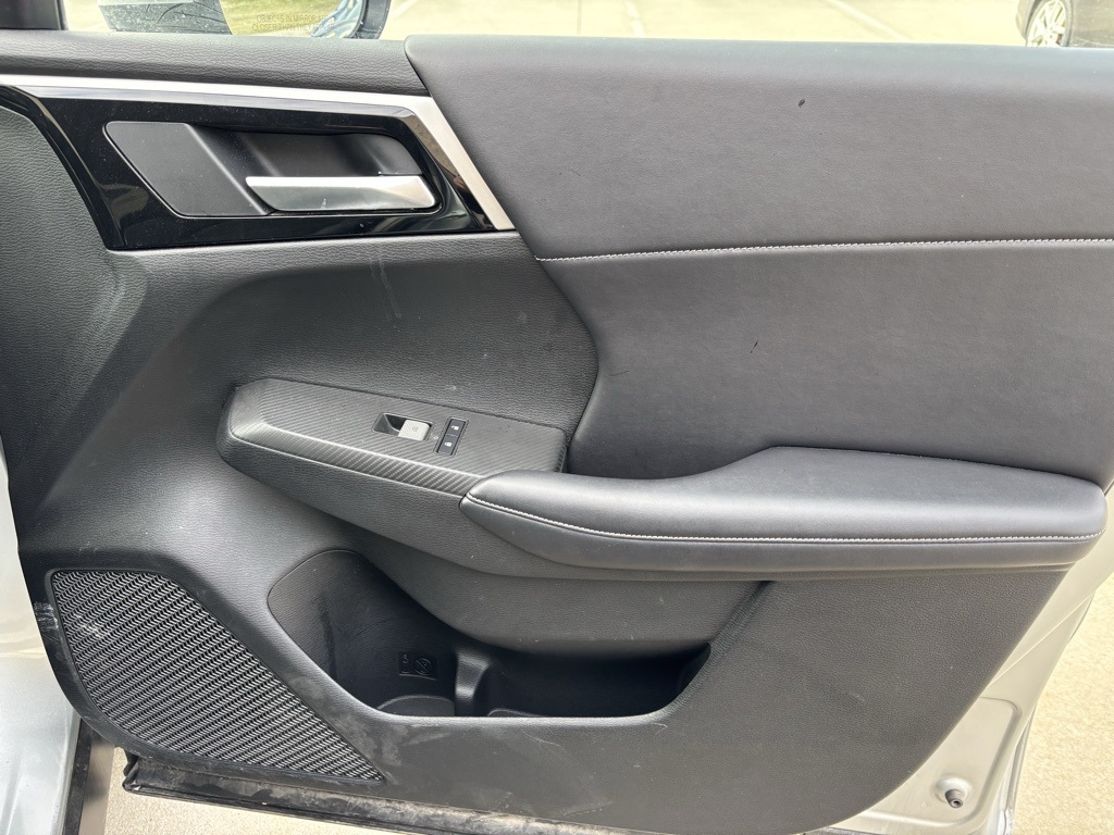 Vehicle image 16 of 29
