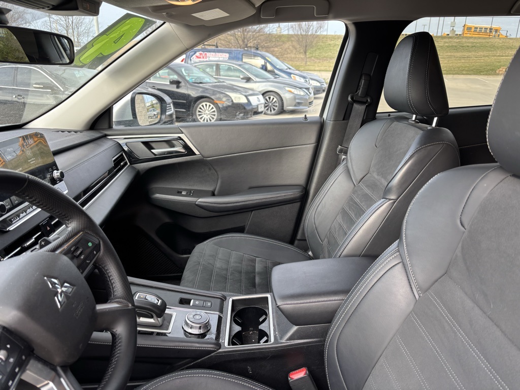 Vehicle image 25 of 29