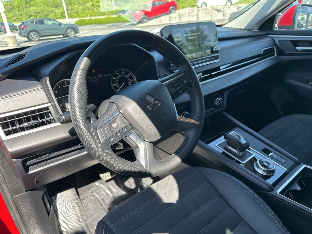 Vehicle image 13 of 17