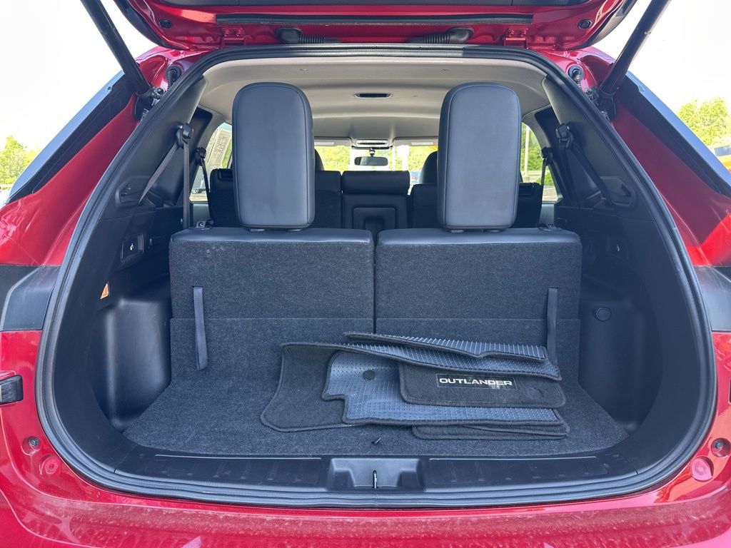 Vehicle image 9 of 17