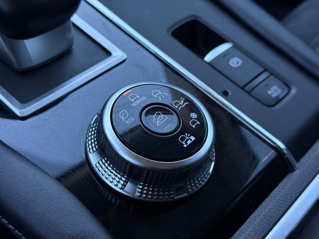 2024 Mitsubishi Outlander SE Image 33 of 38